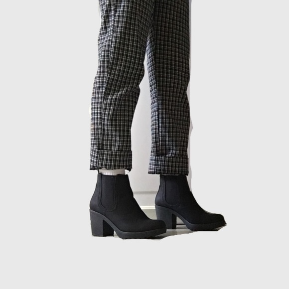 boohoo chunky chelsea boots